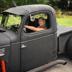 Meet your Posher, Julia